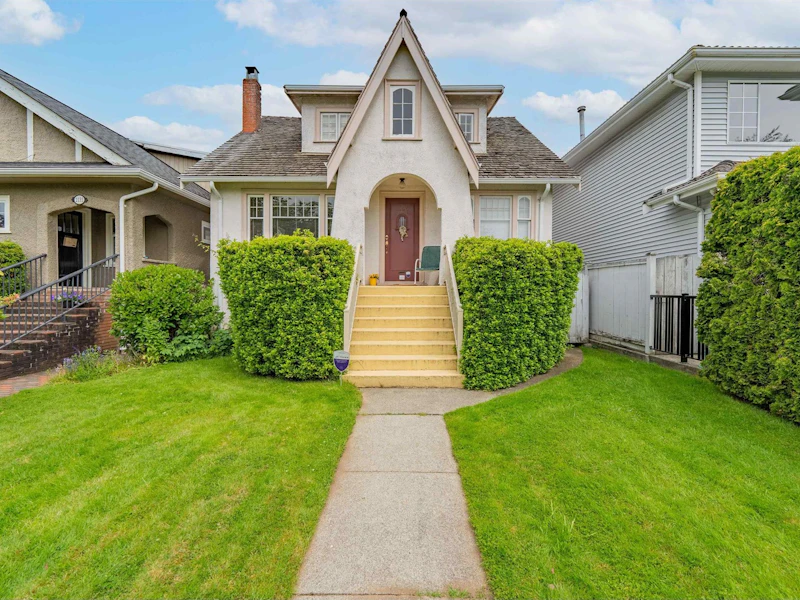 2125 W 45th Avenue, Vancouver BC V6M 2J2