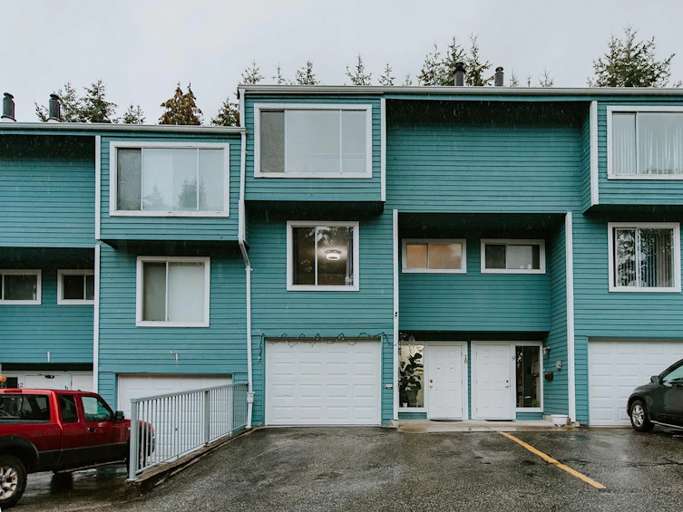 10-822 Gibsons Way, Gibsons, BC, V0N 1V7