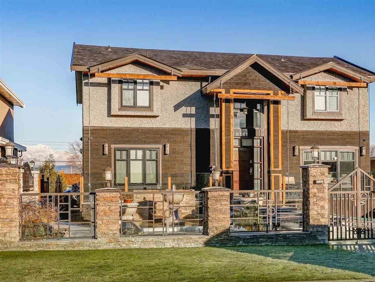 6141 Bryant Street, Burnaby, BC, V5H 1X8