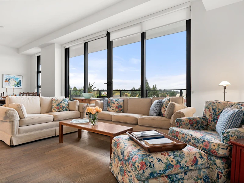 706 - 4427 Cambie Street, Vancouver BC