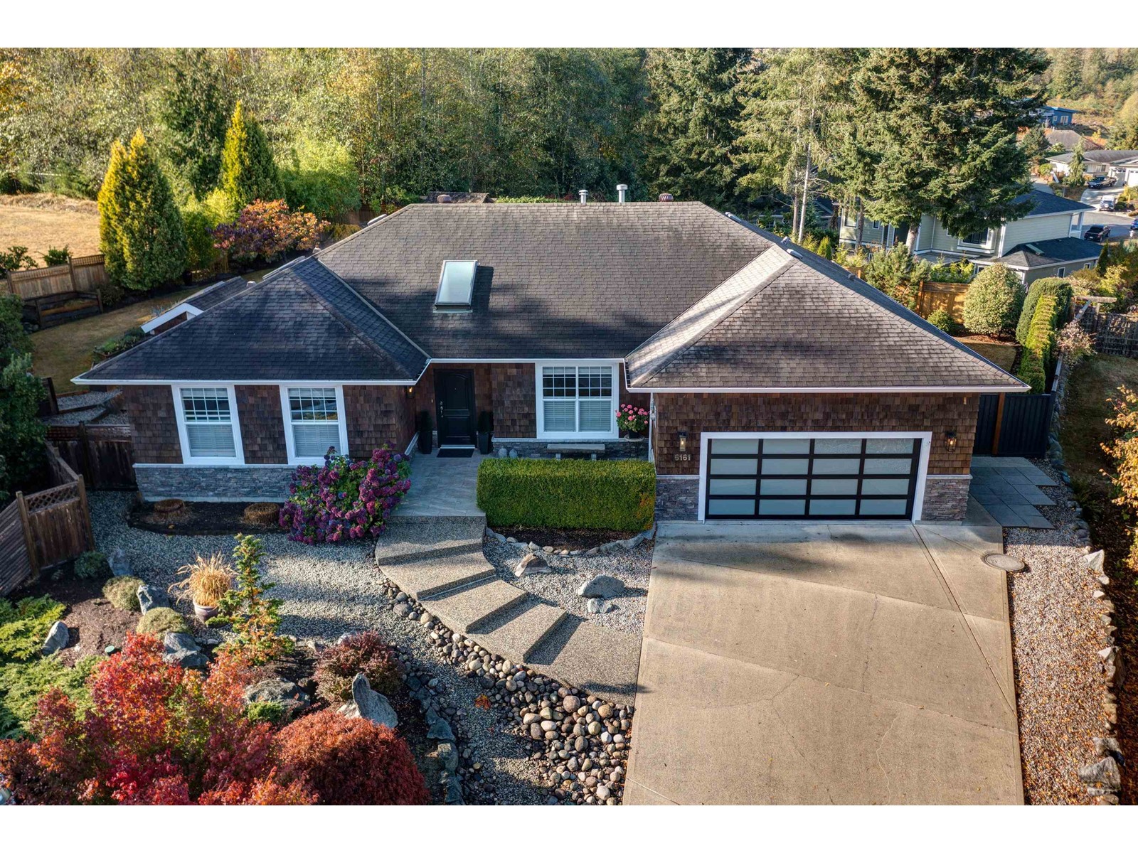 6161 Highmoor Place, Sechelt, BC, V7Z 0L1