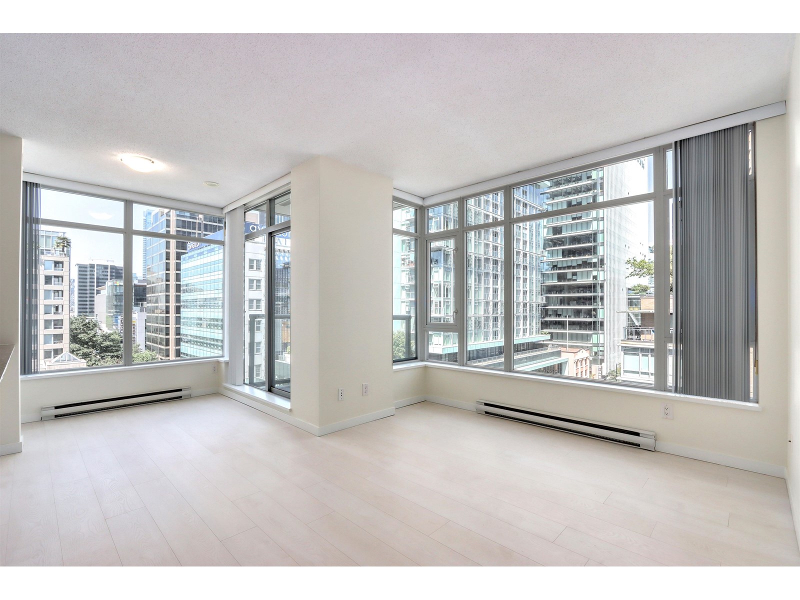 902-480 Robson Street, Vancouver, BC, V6B 1S1