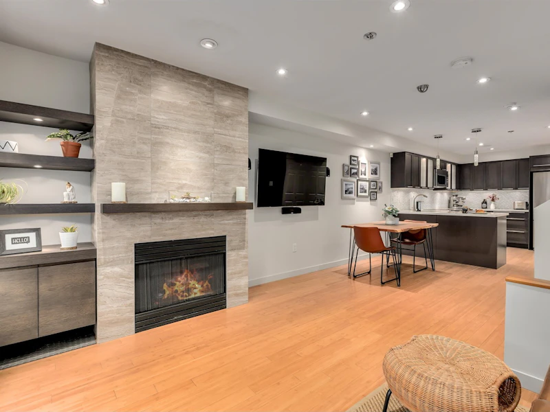 246 - 2565 W Broadway Street, Vancouver BC V6K 2E9