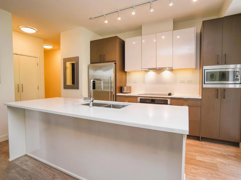 302 - 1621 Hamilton Avenue, North Vancouver BC V7P 0B6