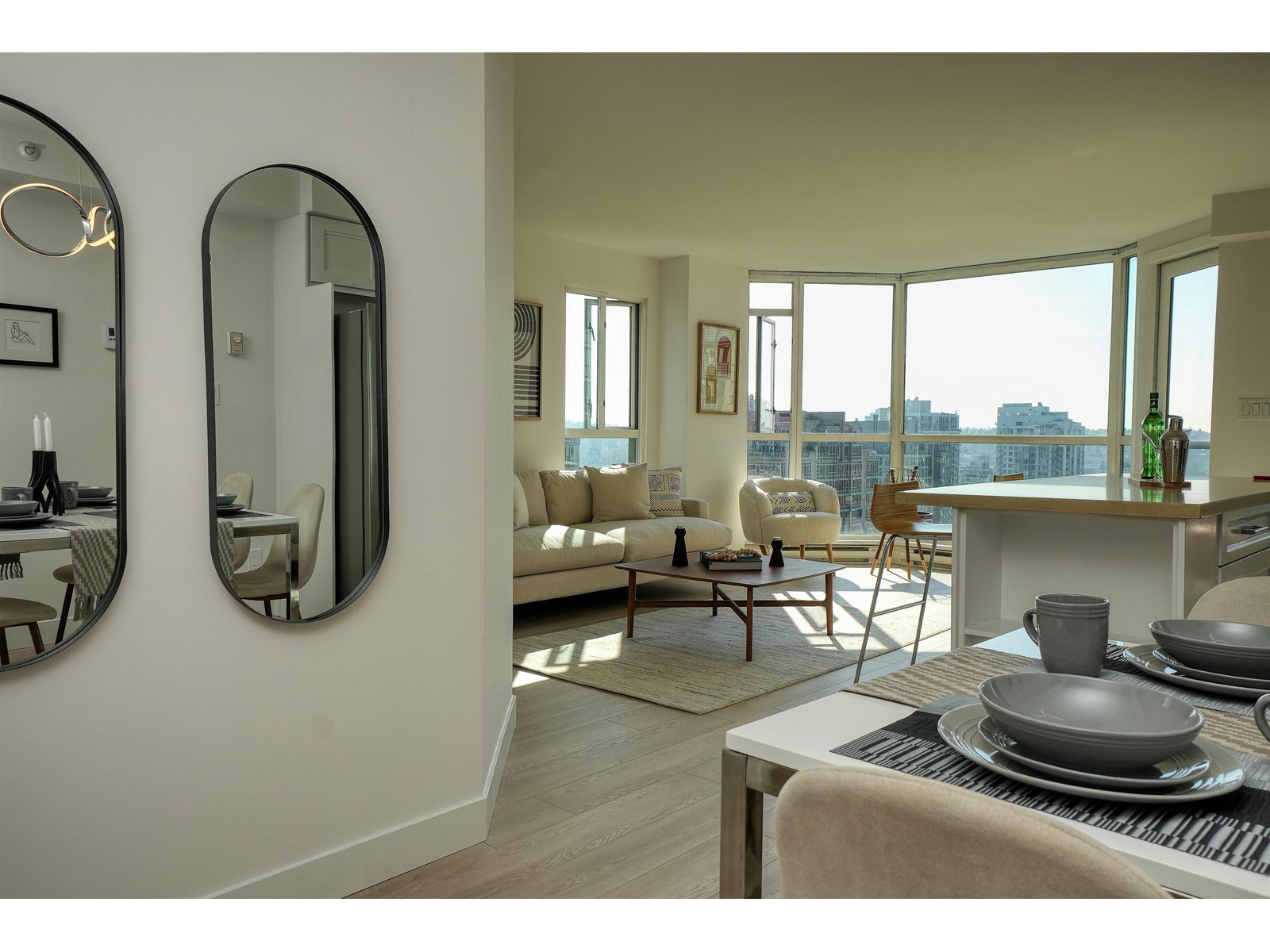 2501-888 Hamilton Street, Vancouver, BC, V6B 5W4