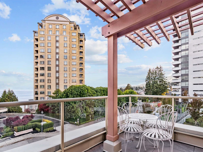 405 - 2271 Bellevue Avenue, West Vancouver BC V7V 4X1