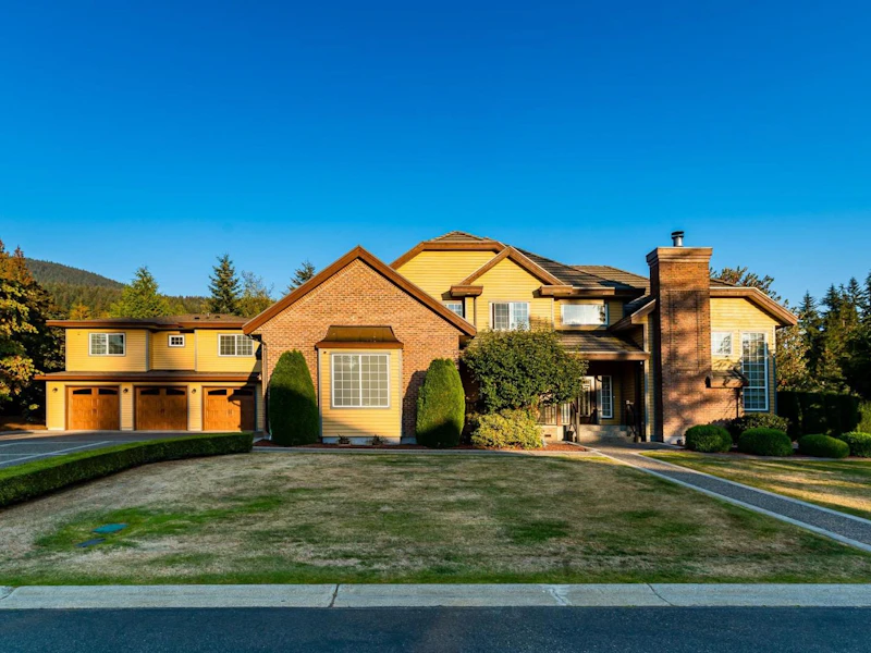 900 Canterwood Court, Port Moody BC V3H 3C8