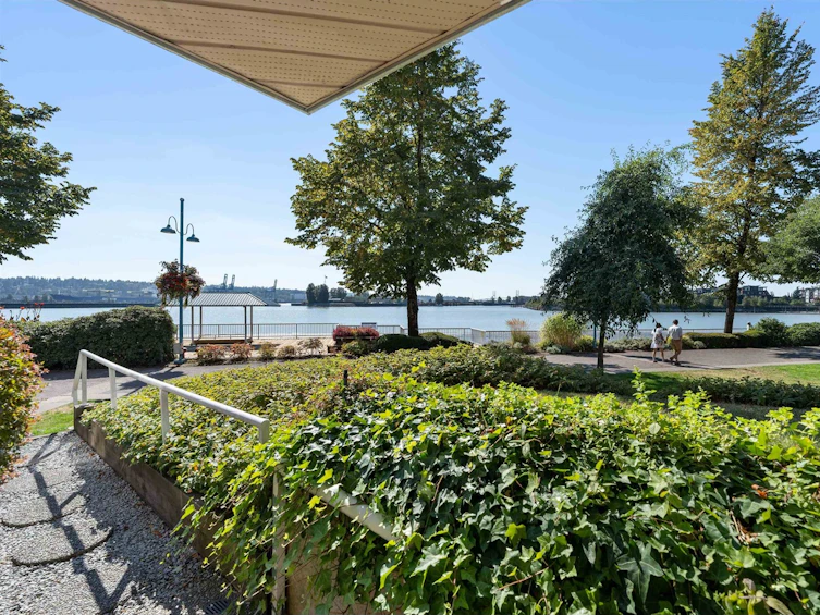 105-1150 Quayside Drive, New Westminster, BC, V3M 6E1
