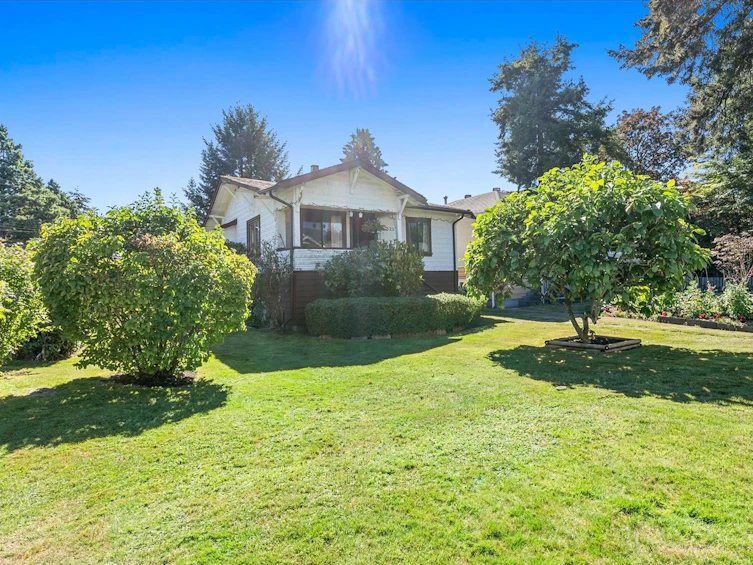 325 East 21st Street, North Vancouver, BC, V7L 3B9