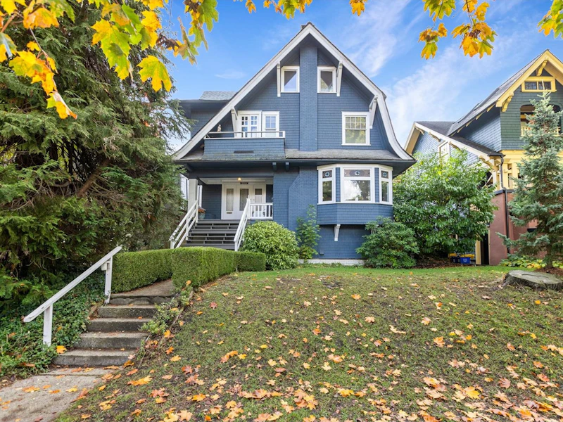 2024 W 13th Avenue, Vancouver BC V6J 2H7