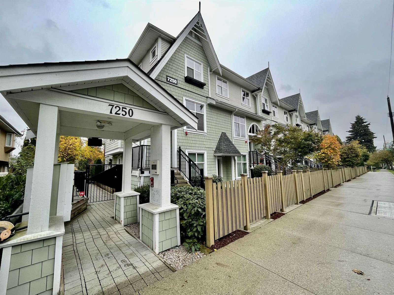118-7250 18th Avenue, Burnaby, BC, V3N 1H3