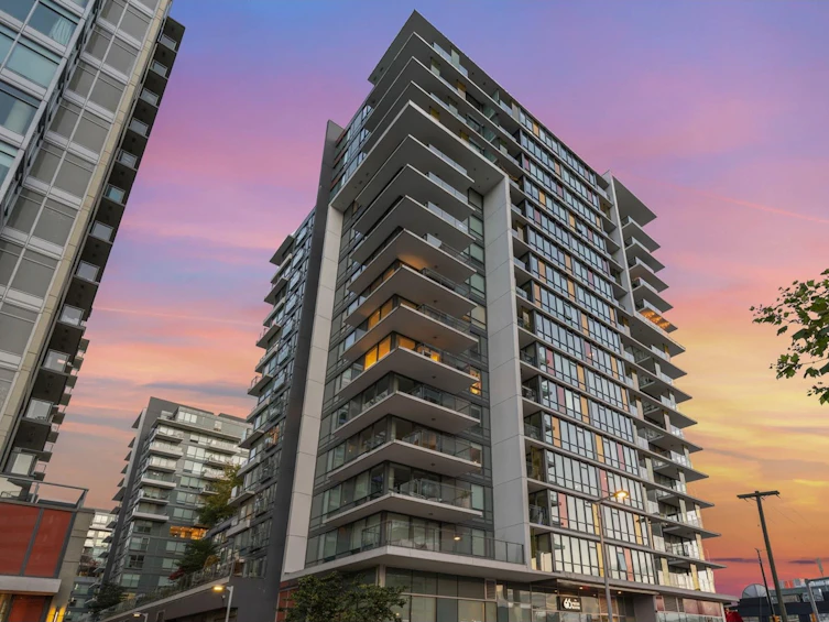 207-1788 Columbia Street, Vancouver, BC, V5Y 0L7