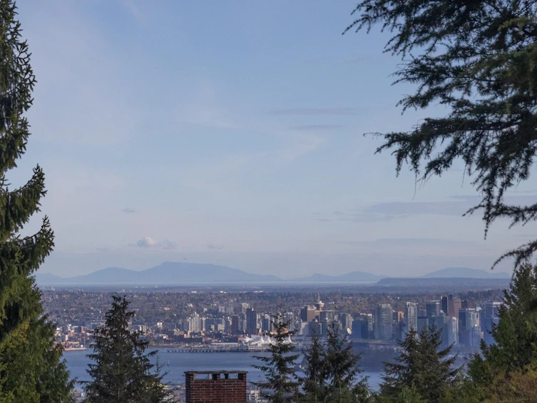 905 Greenwood Road, West Vancouver, BC, V7S 1X9