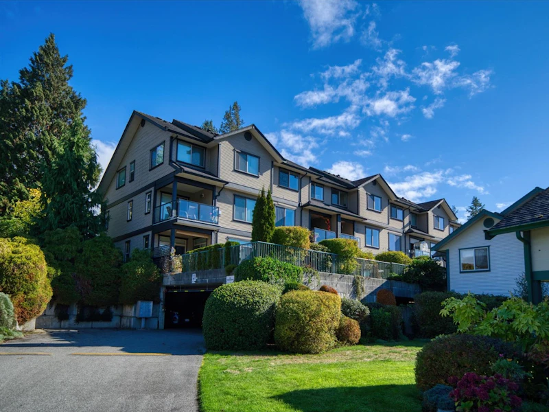 201 - 5711 Ebbtide Street, Sechelt BC