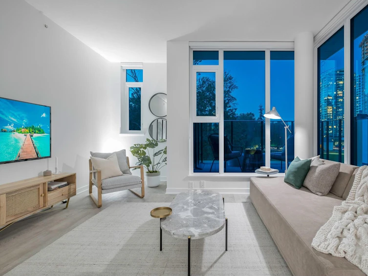 312-1471 Hunter Street, North Vancouver, BC, V7J 0E2