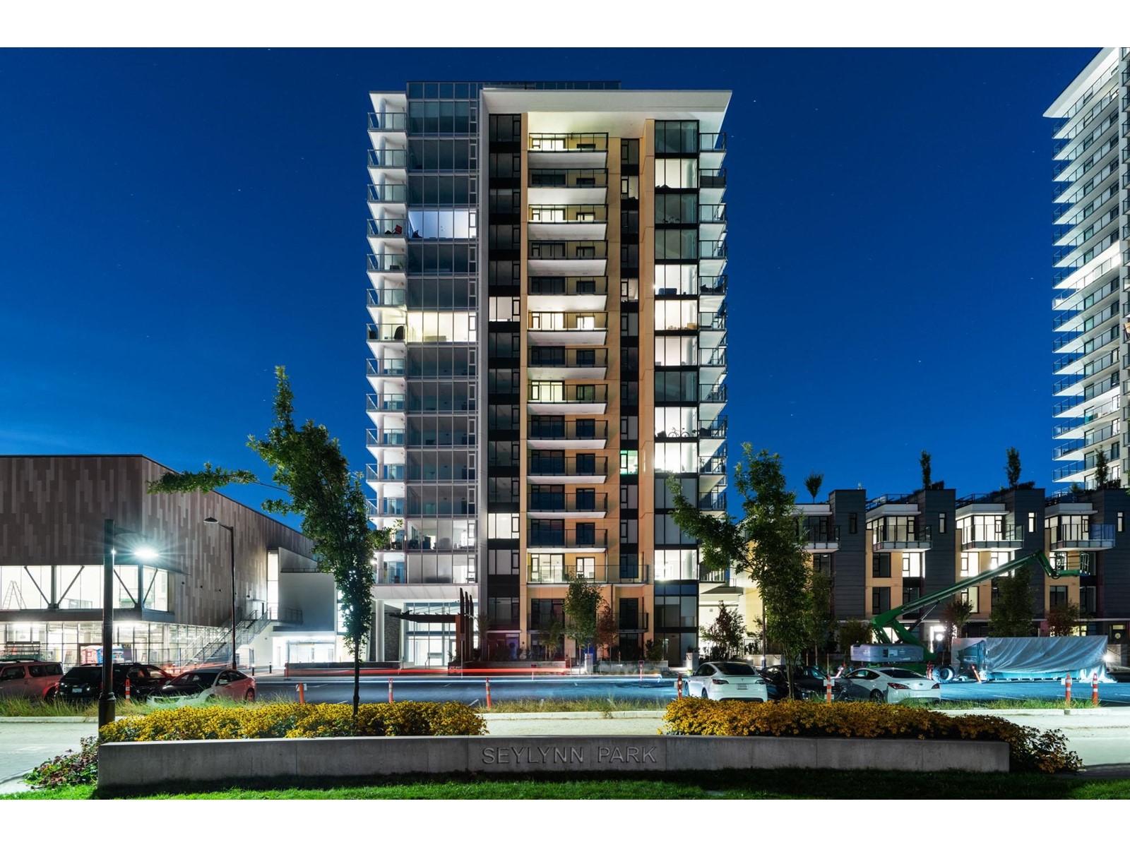 1205-1471 Hunter Street, North Vancouver, BC, V7J 1H3