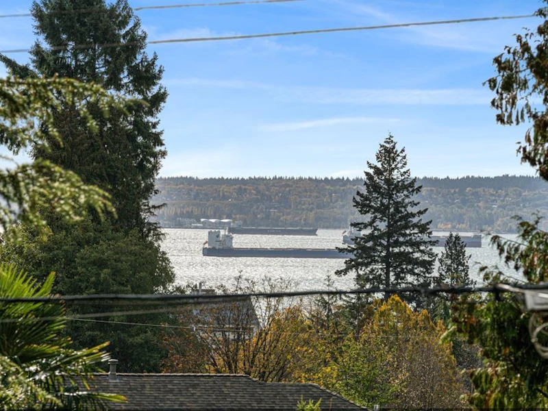 1569 Lawson Avenue, West Vancouver BC V7V 2C8