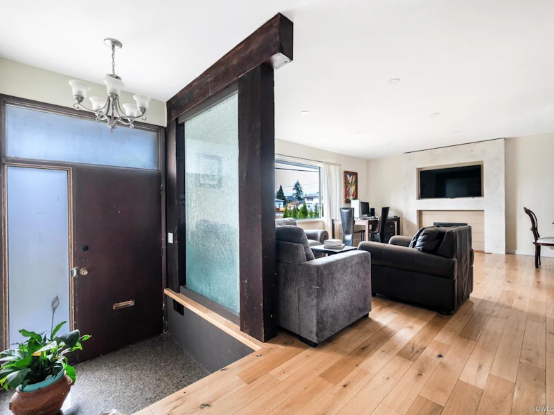 687 Schoolhouse Street, Coquitlam BC V3J 5R5