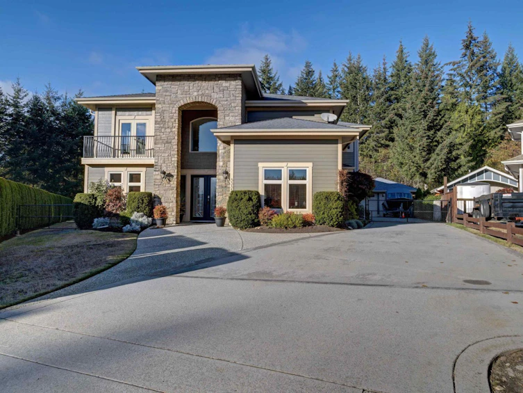 5335 Stamford Place, Sechelt, BC, V0N 3A2