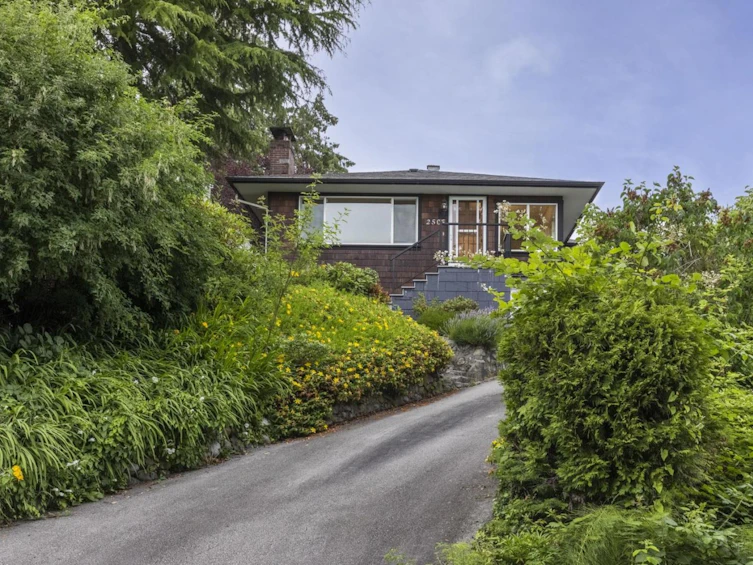 2505 Nelson Avenue, West Vancouver, BC, V7V 2R5