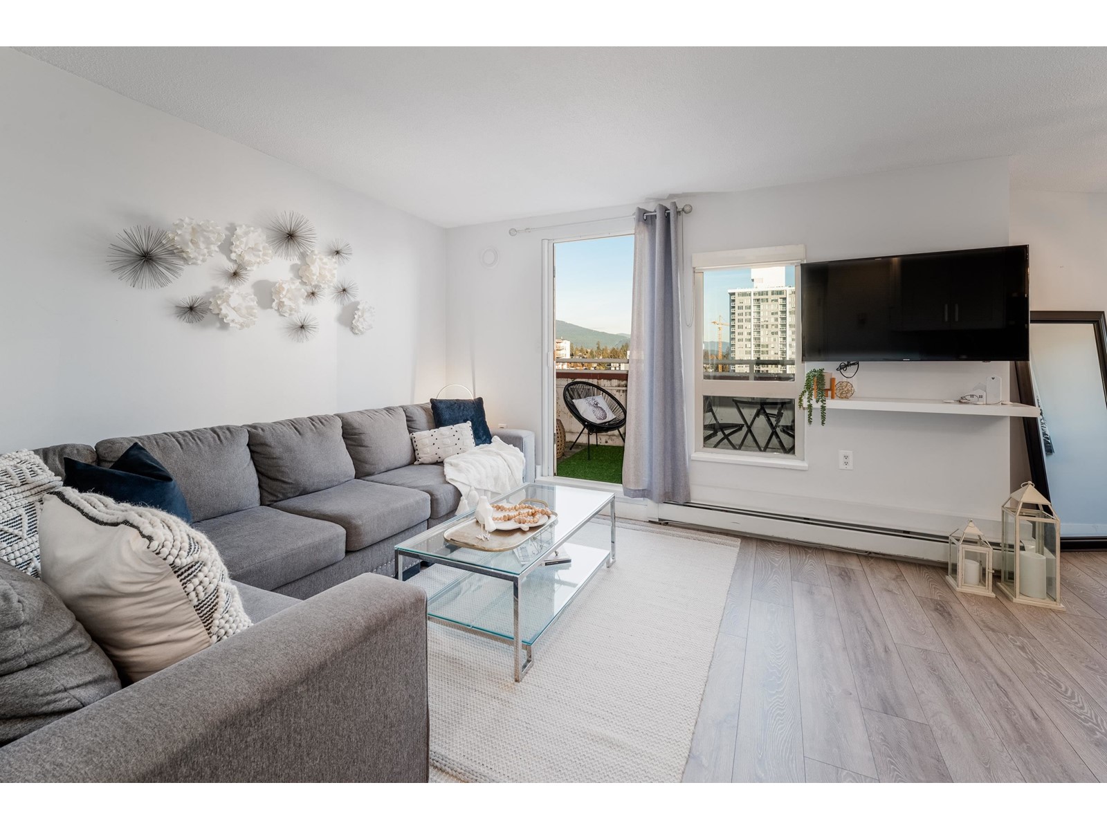 1603-121 West 15th Street, North Vancouver, BC, V7M 1R8