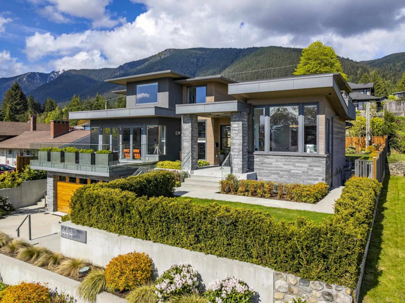 4414 Canterbury Crescent, North Vancouver BC V7R 3N6