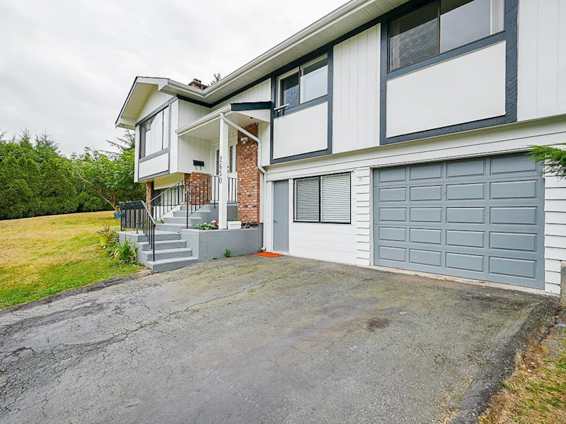 2650 Hawser Avenue, Coquitlam BC V3C 4E1