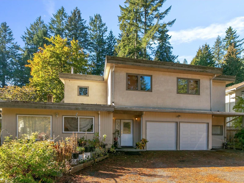 4875 Capilano Road, North Vancouver BC V7R 4K4
