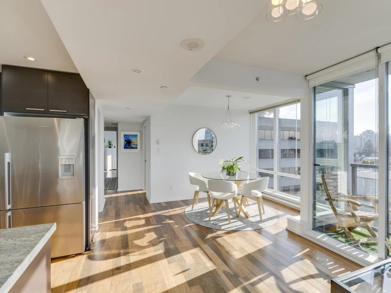 901 - 1690 W 8th Avenue, Vancouver BC V6J 0B1