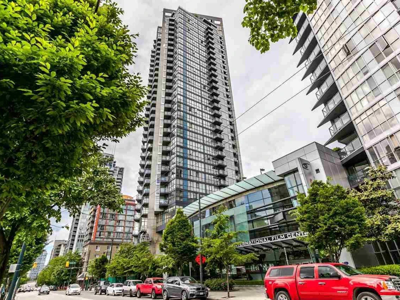 1702 - 1199 Seymour Street, Vancouver BC V6B 1K3