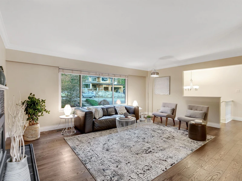 1007 Frederick Road, North Vancouver BC V7K 1H7
