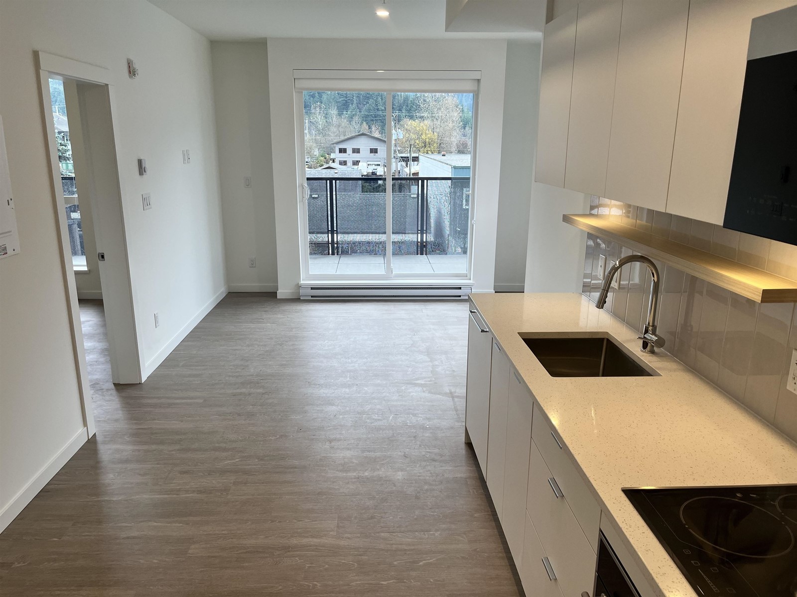 202-37762 Third Avenue, Squamish, BC, V8B 0A5