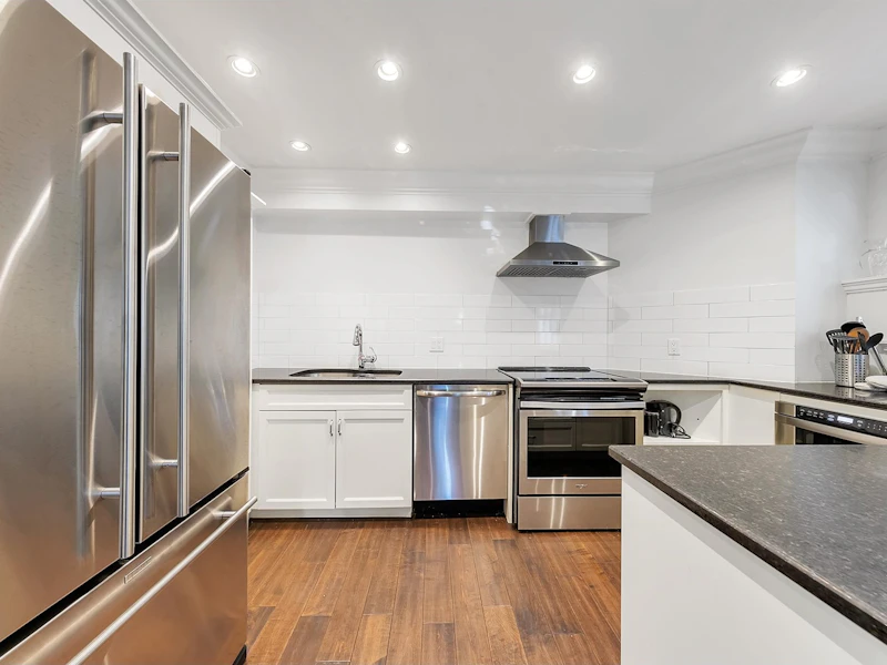 3018 W 5th Avenue, Vancouver BC V6K 1T9