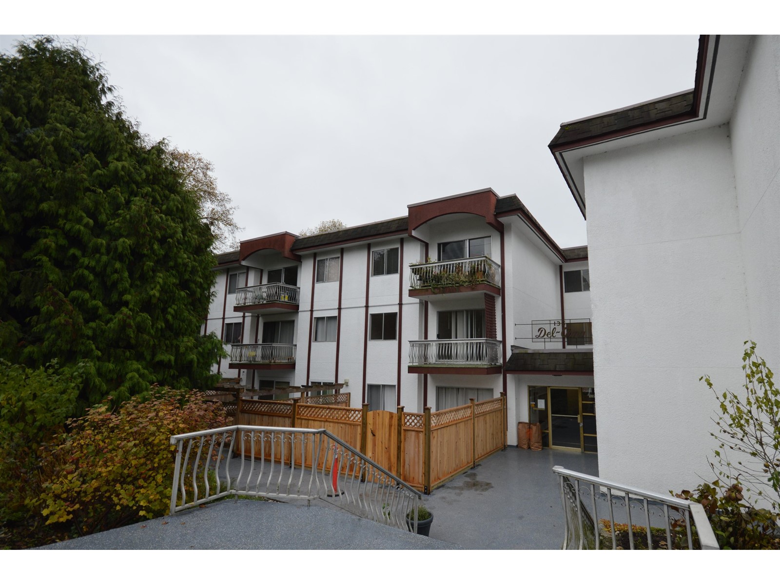 206-135 West 21st Street, North Vancouver, BC, V7M 1Z2