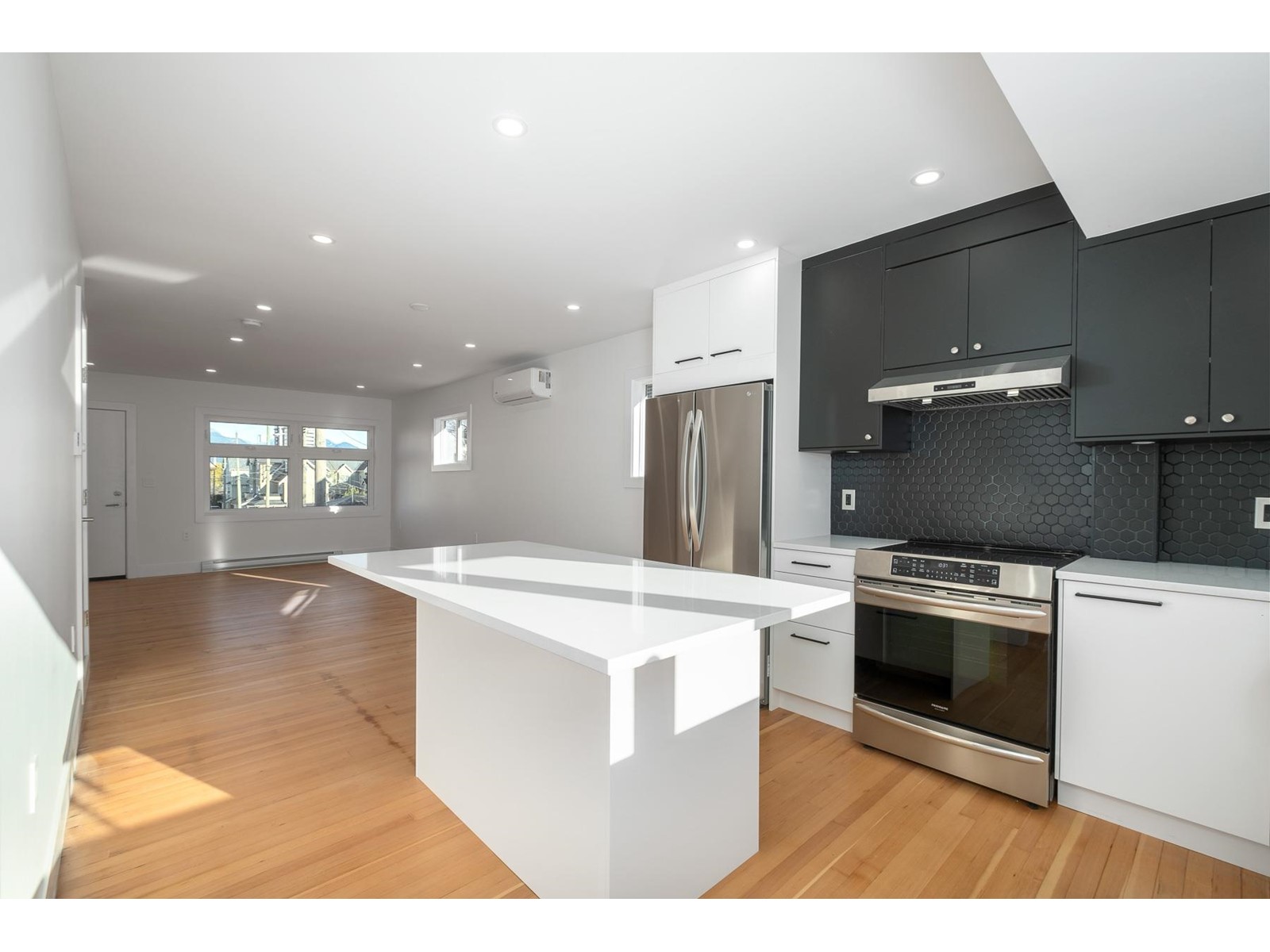 1358 East 28th Avenue, Vancouver, BC, V5V 2R1