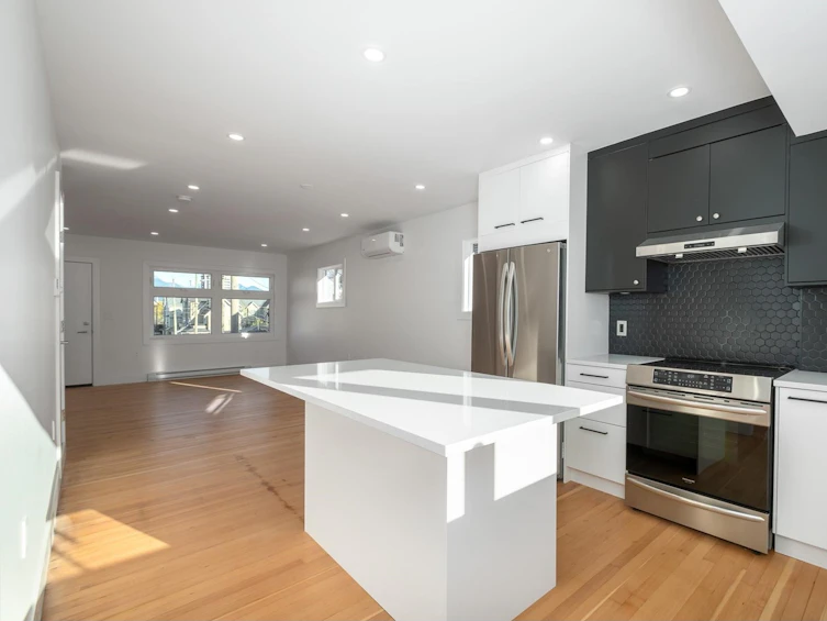 1358 East 28th Avenue, Vancouver, BC, V5V 2R1