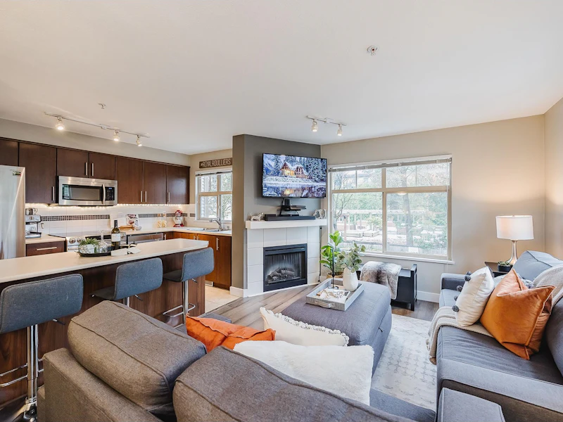 210 - 12248 224th Street, Maple Ridge BC V2X 8W6
