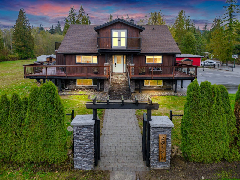 28587 108th Avenue, Maple Ridge BC V2W 1L7