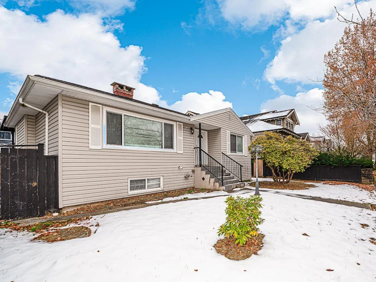 4557 Parker Street, Burnaby, BC, V5C 3E1