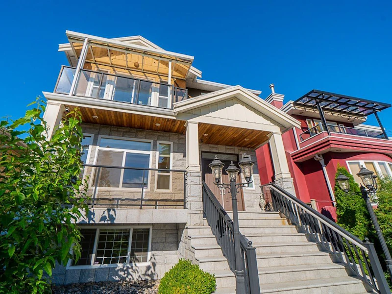 35 Holdom Avenue, Burnaby BC V5B 3T6
