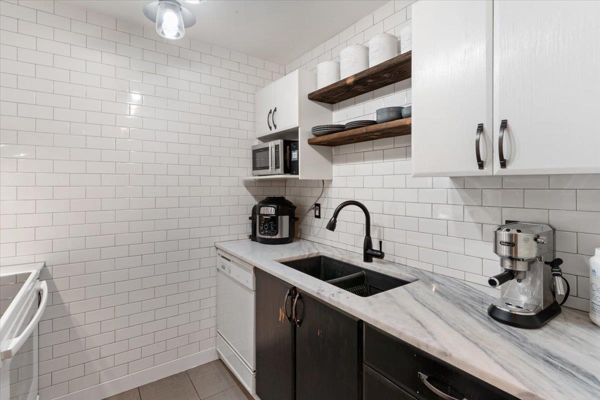 103-2224 Eton Street, Vancouver, BC, V5L 1C8