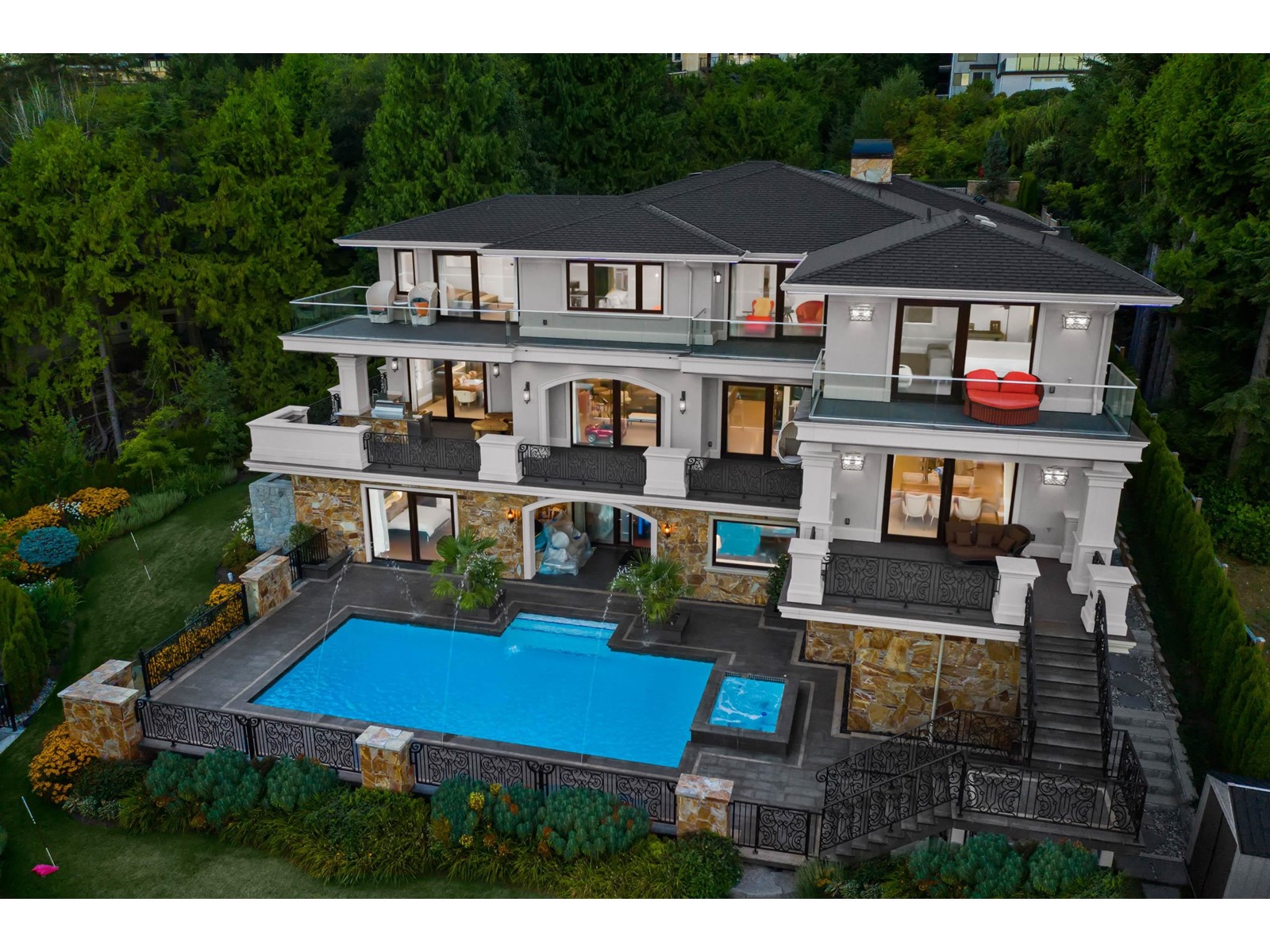 1436 Sandhurst Place, West Vancouver, BC, V7S 2P3