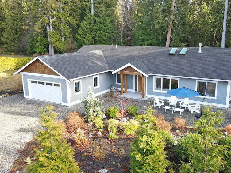 3338 Beach Avenue, Roberts Creek, BC, V0N 2W2