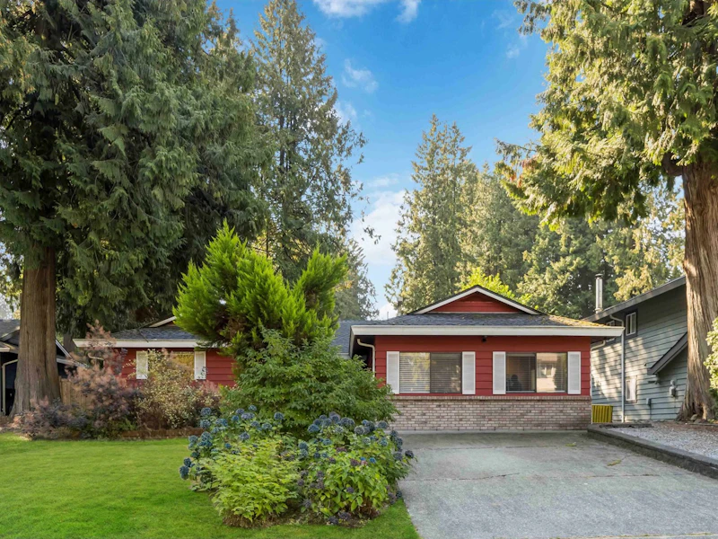 19618 117a Avenue, Pitt Meadows BC V3Y 1R8