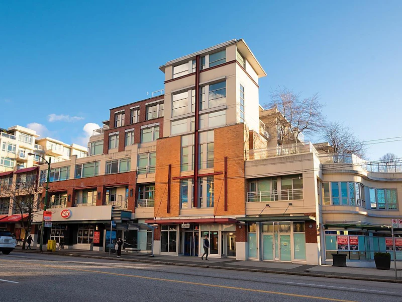 205 - 2288 W Broadway Street, Vancouver BC V6K 0B3