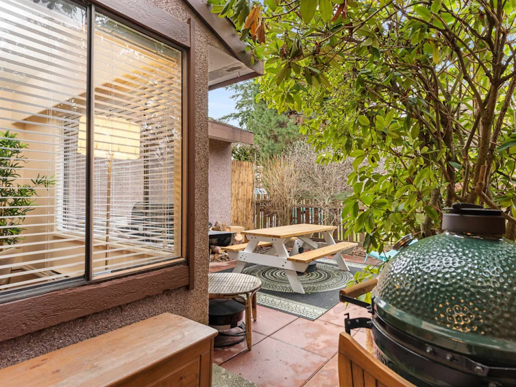 17-9331 No. 5 Road, Richmond, BC, V7A 4E1