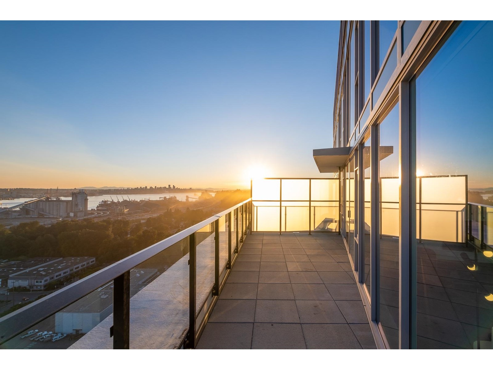2602-1401 Hunter St, North Vancouver, BC, V7J 0E2