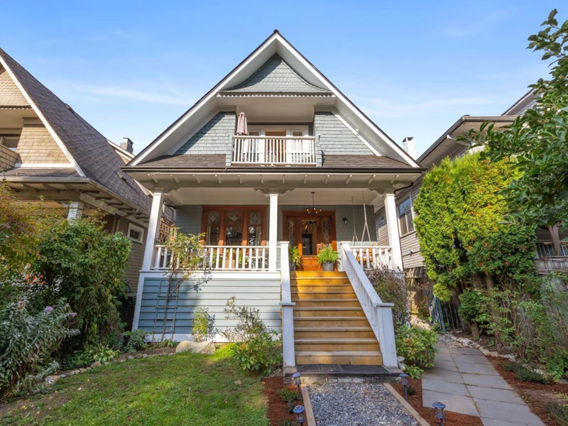 1423 E 11th Avenue, Vancouver BC V5N 1Y6