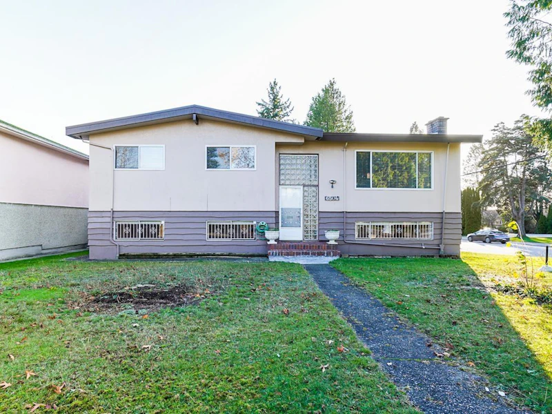 6504 Curtis Street, Burnaby BC V5B 2A6