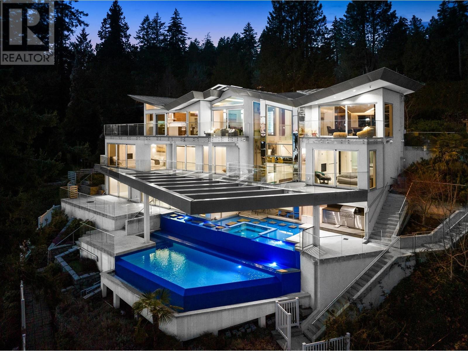 4580 Marine Drive, West Vancouver, BC, V7W 2N9